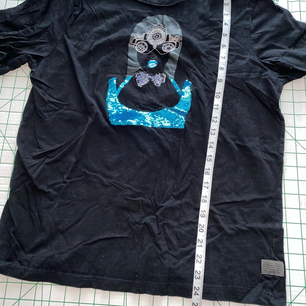 Graphic tee - Picture 2 of 2